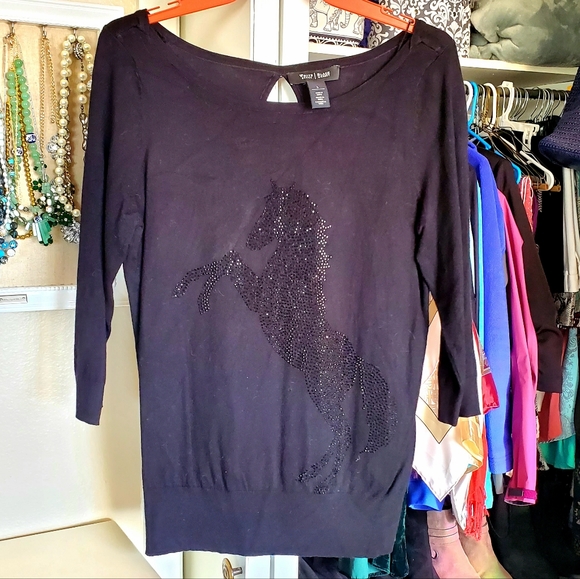 Black blouse with rhinestone horse design - Picture 2 of 6